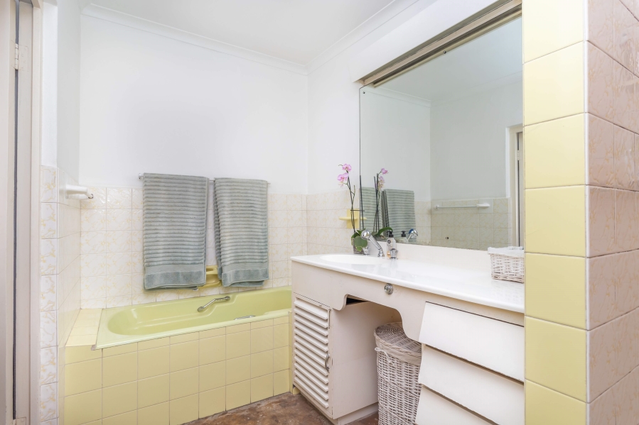 To Let 3 Bedroom Property for Rent in Pinelands Western Cape
